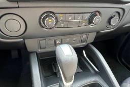 Nissan Frontier SV Crew Cab 4x2 2026