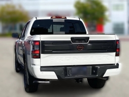 Nissan Frontier PRO-X Crew Cab 4x2 2026