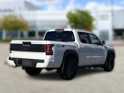 Nissan Frontier PRO-X Crew Cab 4x2 2026