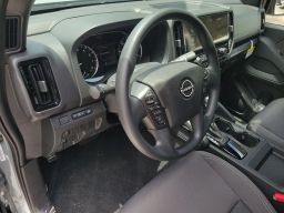 Nissan Frontier SV Crew Cab 4x2 2026