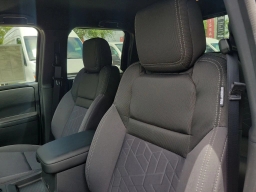 Nissan Frontier SV Crew Cab 4x2 2026