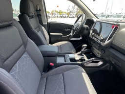 Nissan Frontier SV Crew Cab 4x2 2026