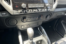 Nissan Frontier SV Crew Cab 4x2 2026
