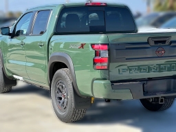 Nissan Frontier PRO-X Crew Cab 4x2 2026