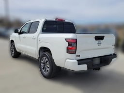 Nissan Frontier SV Crew Cab 4x4 2026