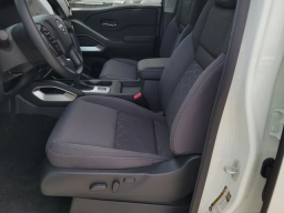Nissan Frontier SV Crew Cab 4x4 2026