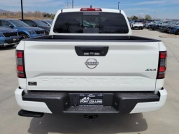 Nissan Frontier SV Crew Cab 4x4 2026