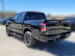 Nissan Frontier SV Crew Cab 4x4 2026