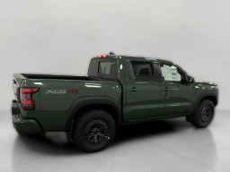 Nissan Frontier PRO-4X Crew Cab 4x4 2026