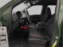 Nissan Frontier PRO-4X Crew Cab 4x4 2026