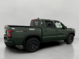 Nissan Frontier PRO-4X Crew Cab 4x4 2026