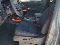 Nissan Frontier PRO-4X Crew Cab 4x4 2026