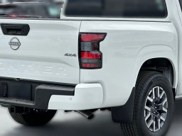 Nissan Frontier SV Crew Cab 4x4 2026