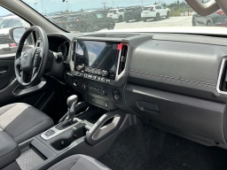 Nissan Frontier SV Crew Cab 4x4 2026
