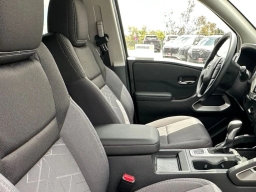 Nissan Frontier SV Crew Cab 4x4 2026