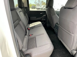 Nissan Frontier SV Crew Cab 4x4 2026