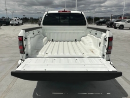 Nissan Frontier SV Crew Cab 4x4 2026