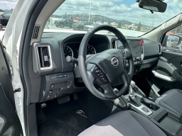 Nissan Frontier SV Crew Cab 4x4 2026