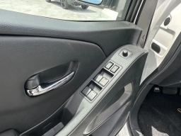 Nissan Frontier SV Crew Cab 4x4 2026