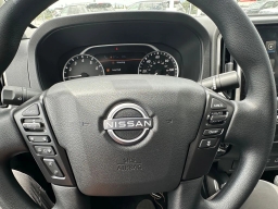Nissan Frontier SV Crew Cab 4x4 2026