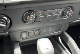 Nissan Frontier SV Crew Cab 4x4 2026