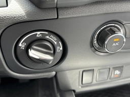 Nissan Frontier SV Crew Cab 4x4 2026