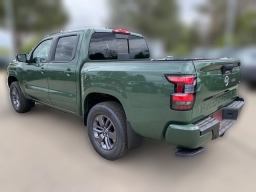 Nissan Frontier SV Crew Cab 4x4 2026
