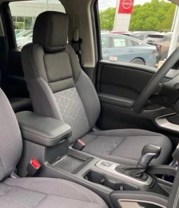 Nissan Frontier SV Crew Cab 4x4 2026