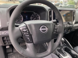 Nissan Frontier SV Crew Cab 4x4 2026