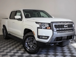 Nissan Frontier SV Crew Cab 4x4 2025