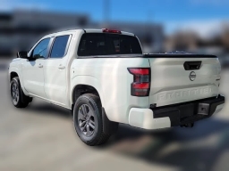 Nissan Frontier SV Crew Cab 4x4 2026