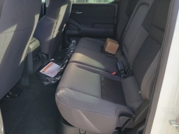 Nissan Frontier SV Crew Cab 4x4 2026