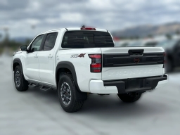Nissan Frontier PRO-4X Crew Cab 4x4 2026