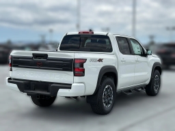 Nissan Frontier PRO-4X Crew Cab 4x4 2026