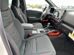 Nissan Frontier PRO-4X Crew Cab 4x4 2026