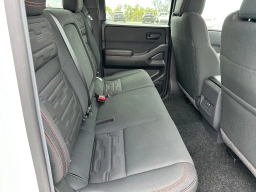 Nissan Frontier PRO-4X Crew Cab 4x4 2026