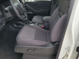 Nissan Frontier SV Crew Cab 4x4 2026