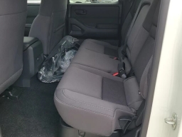 Nissan Frontier SV Crew Cab 4x4 2026