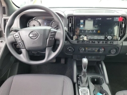 Nissan Frontier SV Crew Cab 4x4 2026