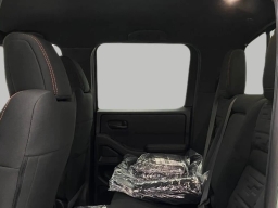 Nissan Frontier PRO-4X Crew Cab 4x4 2026