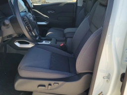 Nissan Frontier SV Crew Cab 4x4 2026