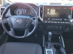 Nissan Frontier SV Crew Cab 4x4 2026