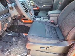 Nissan Frontier PRO-4X Crew Cab 4x4 2026