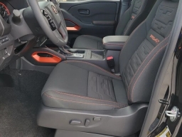 Nissan Frontier PRO-4X Crew Cab 4x4 2026