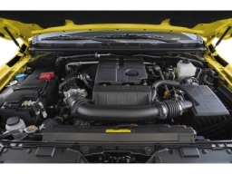 Nissan Frontier PRO-4X w/R Package Crew Cab 4x4 2026
