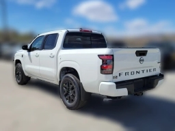 Nissan Frontier SV Crew Cab 4x4 2026