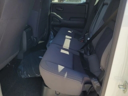 Nissan Frontier SV Crew Cab 4x4 2026