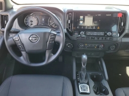 Nissan Frontier SV Crew Cab 4x4 2026