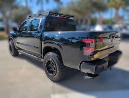 Nissan Frontier SV Crew Cab 4x4 2026