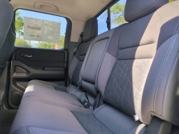 Nissan Frontier SV Crew Cab 4x4 2026